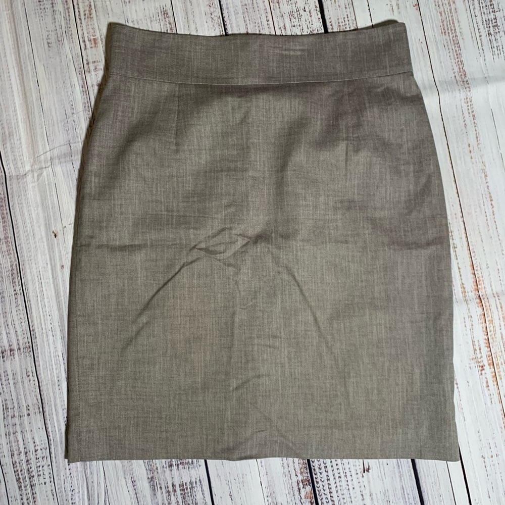 Antonio Melani pencil skirt. Gray. Size 14.